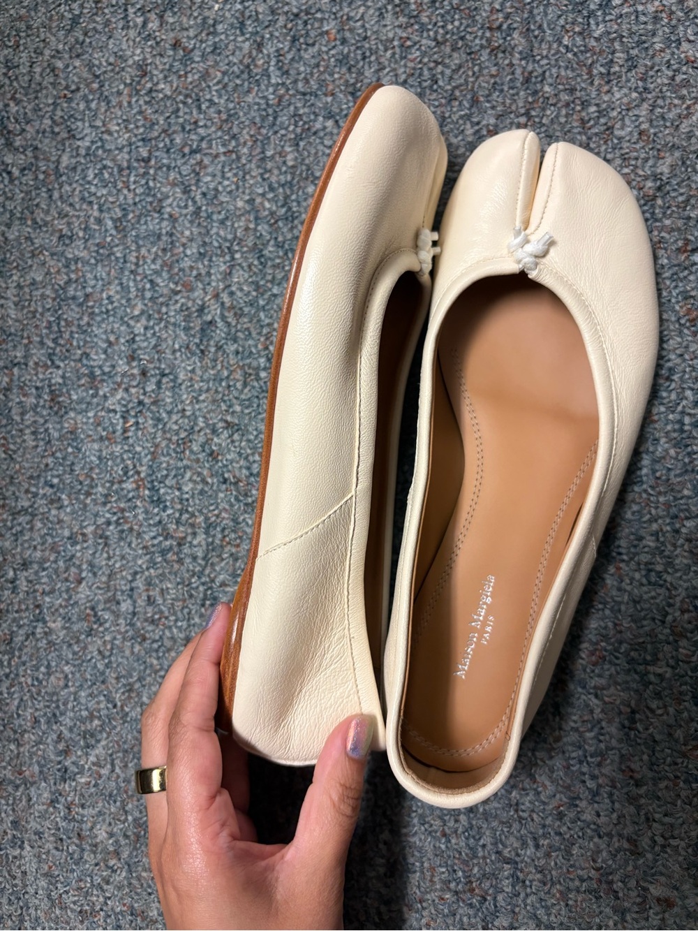 Maison Martin Margiela Cream Tabi Ballet Flats - Picture 4 of 7